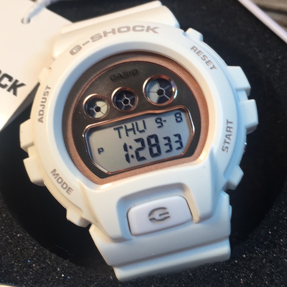 ⌚️✔️G-SHOCK®️ White and Rose gold Wrist Watch ✔️⌚️ - Picture 4 of 11